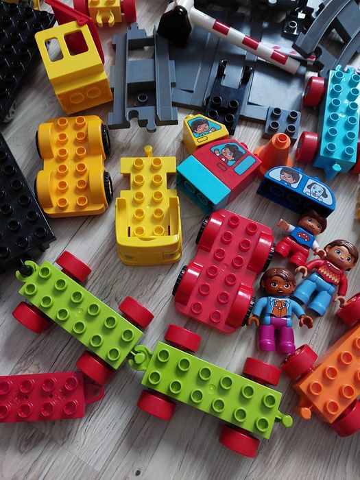 Lego Duplo kilka zestawòw w tym tory