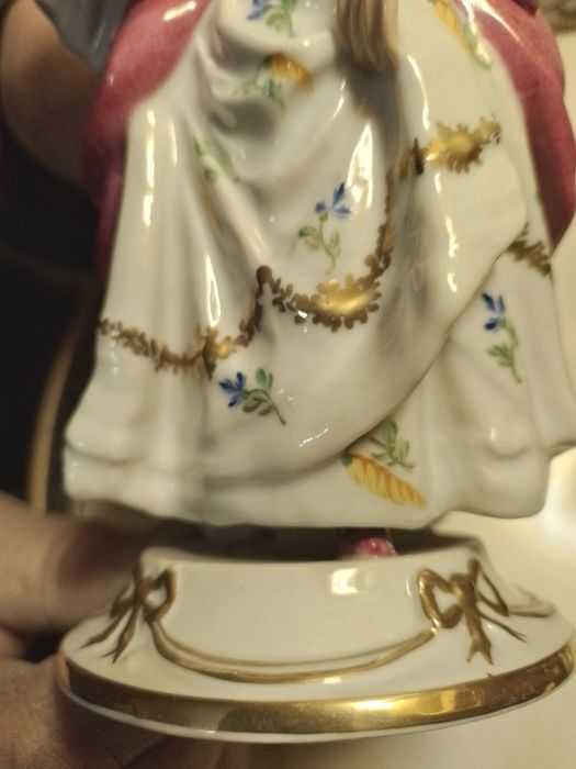 2 estatuetas Artibus