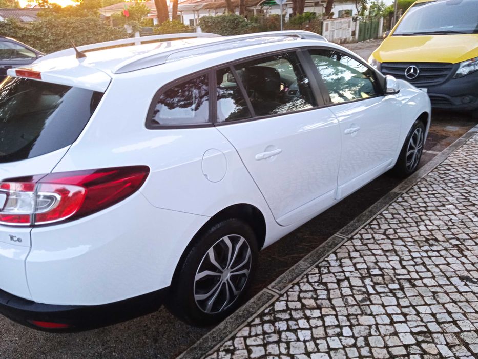 Renault megane sport tourer — photo 4