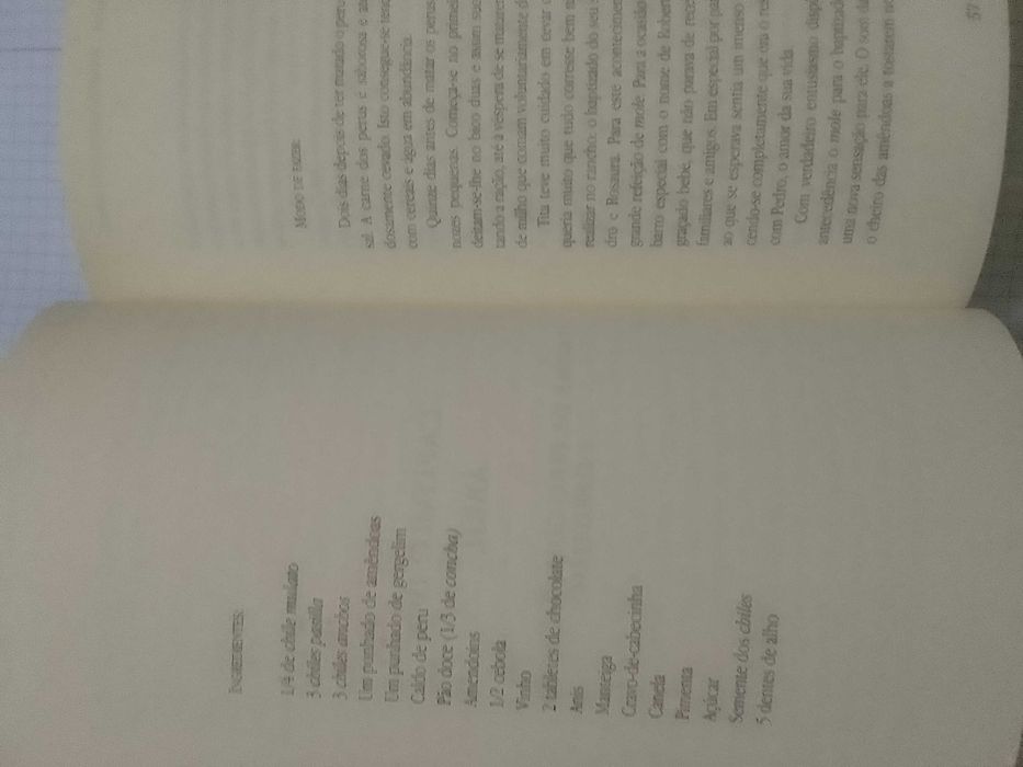 Livro "Como Água para Chocolate" de Laura Esquivel