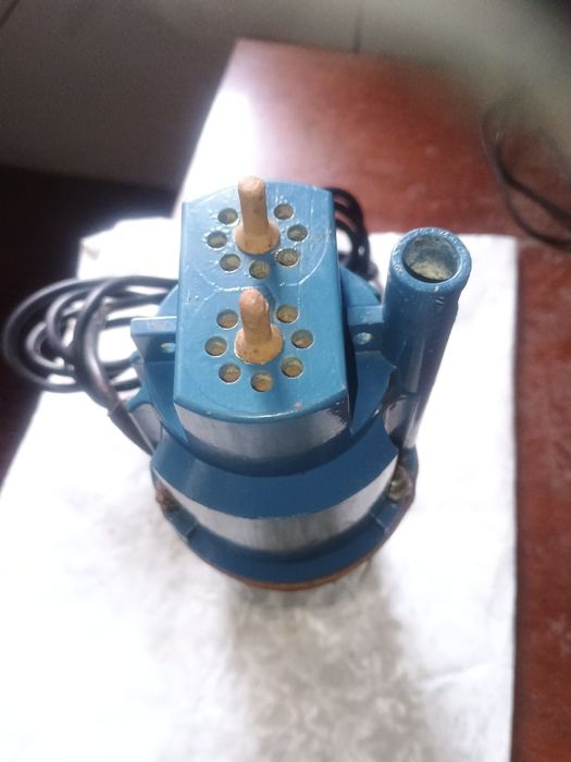 Вибрационный насос "Урожай"