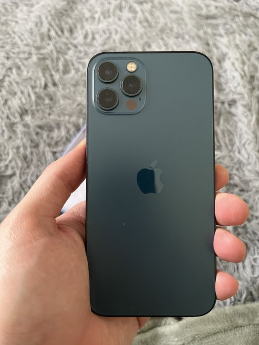 Айфон 12 про. 77 батарея