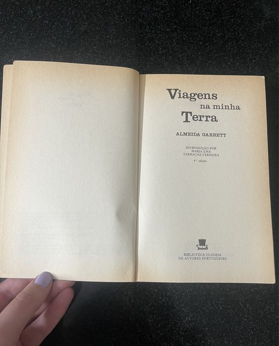 Livro Viagens na minha terra