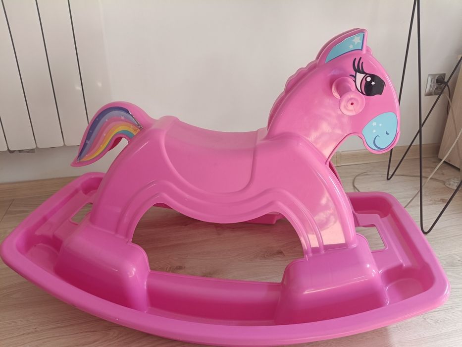 Koń plastik na biegunach róż dla dziewczynki