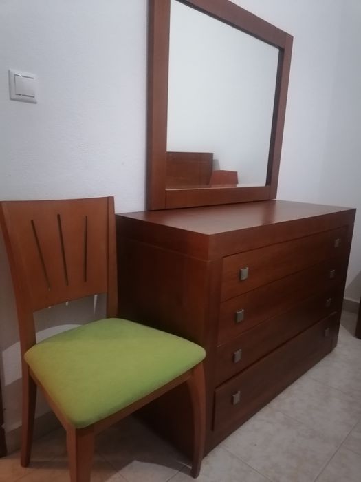 Quarto de casal em cerejeira.