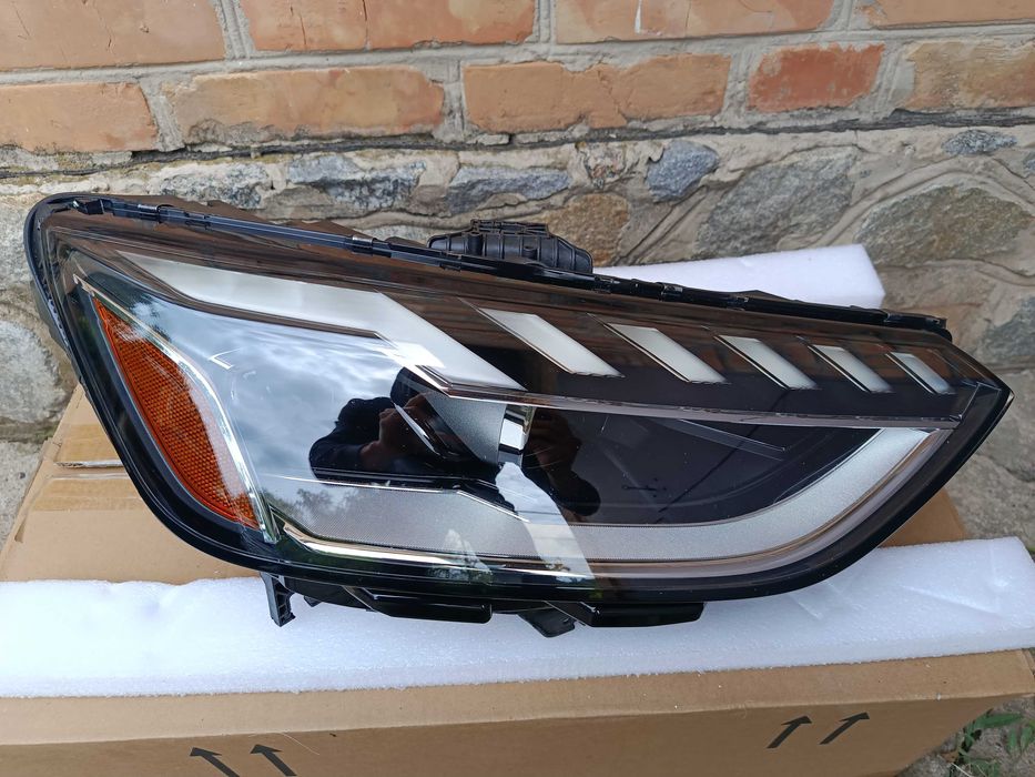 Audi A4 B9 рестайлінг права LED фара 8W0941034F комплектна, з блоком