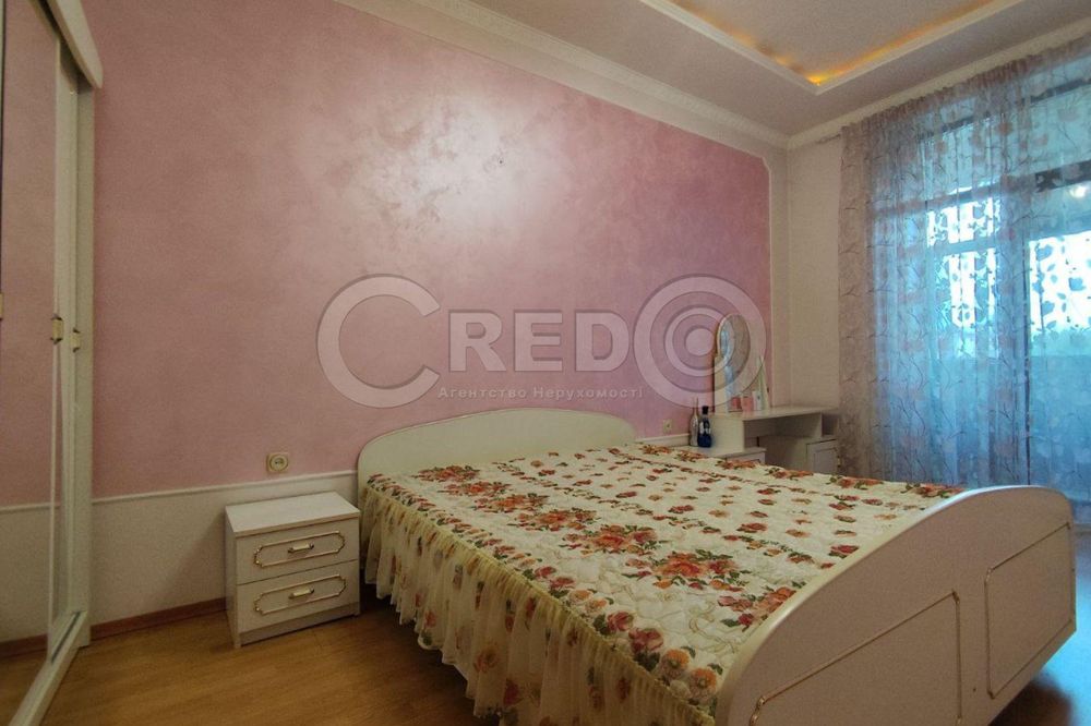 Продаж великої 3кімнатної квартири з "автономкою". Покровський район.