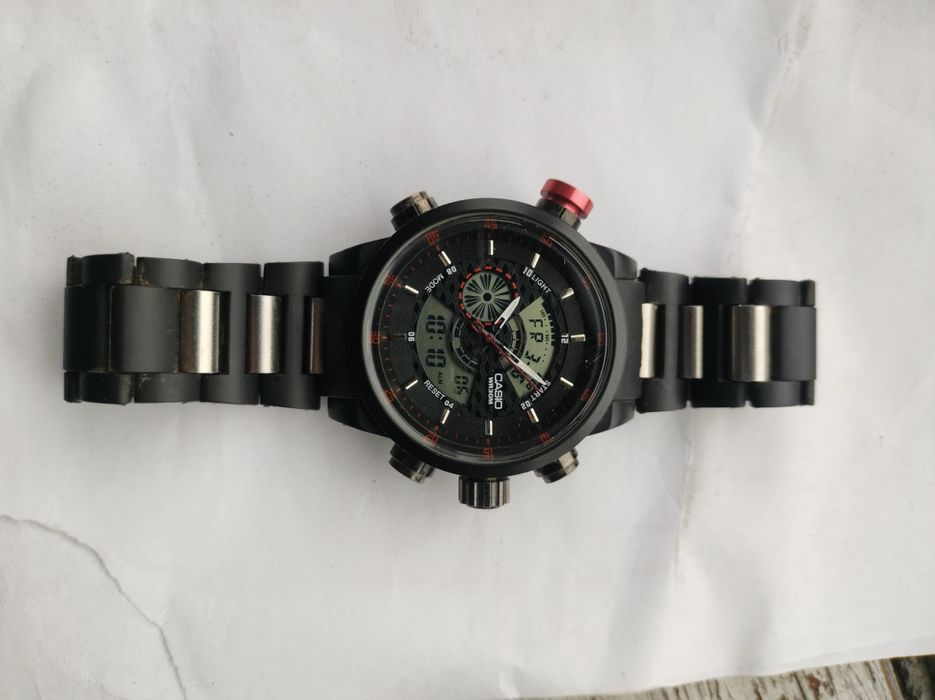 Часы  Casio рабочие.