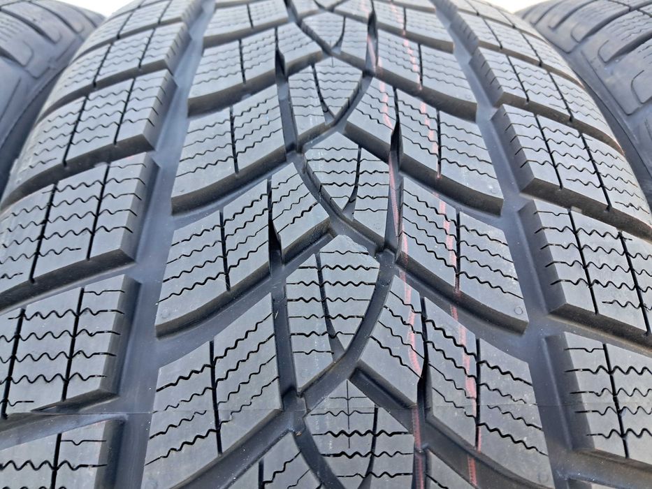 Резина зима НОВА Good Year 245/45 R21 UltraGrip Performance SUV Gen-1