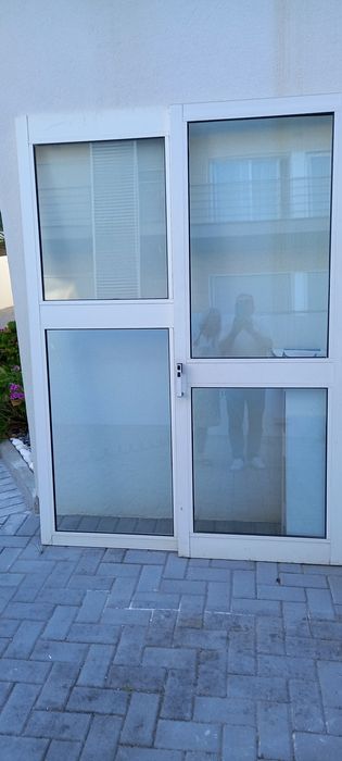 Vendo janelas e portas com vidro duplo em aluminio,com caixilho