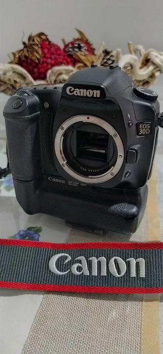 Used Canon 30D in Working Condition64284423144195124