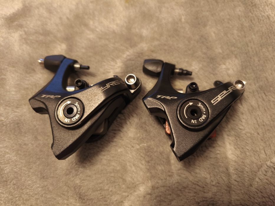 Zaciski szosowe grawelowe TRP Spyre C Flat Mount
