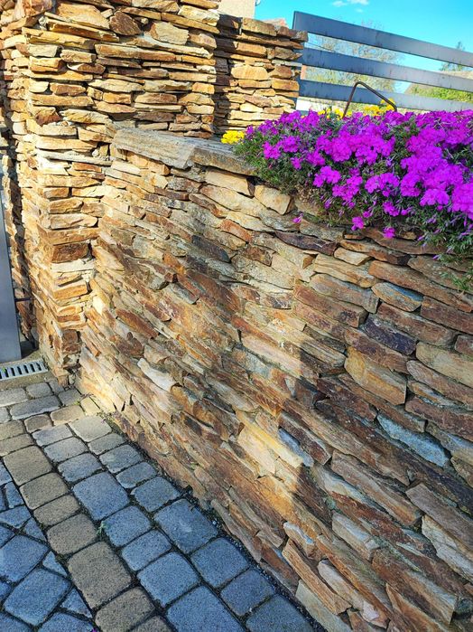 Kamień łupek na murki oporowe , skalniaki,oczka wodne.