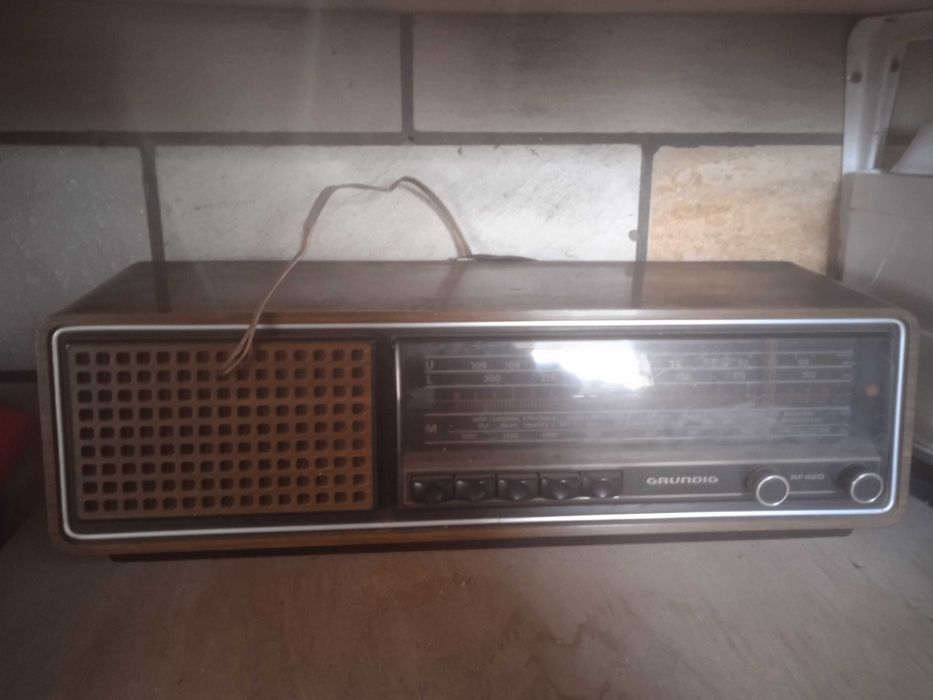 Radio antigo para decoração