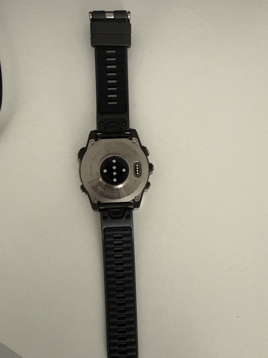 Garmin Fenix 8 Pro AMOLED Safira 47mm Titânio cinzento prateado correia preto cinzento