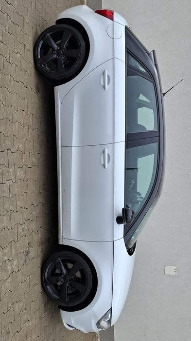 A1 Sportback 14r 137tys km 18 rotor 2.0tdi 180km 420nm full