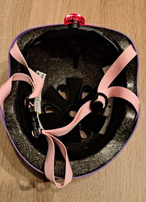 Kask caribo Helmut z ochraniaczami