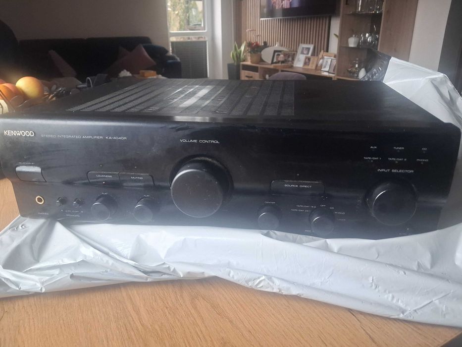 Kenwood KA‑4040R – wzmacniacz stereo, sprawny, lekko zarysowany