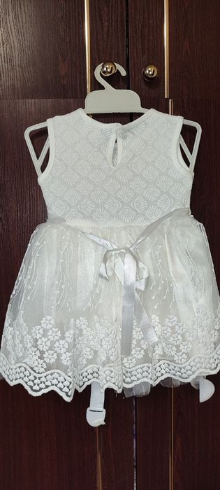 Сукня святкова пишна