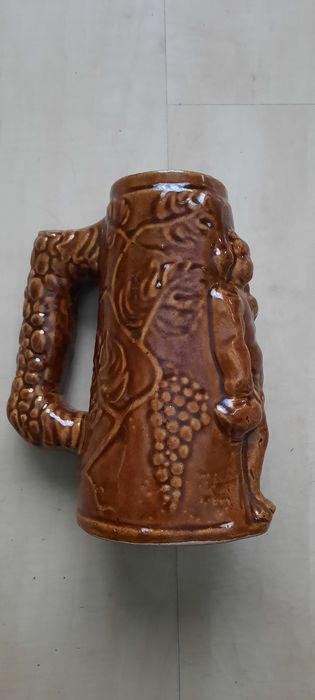 Stary duży kufel