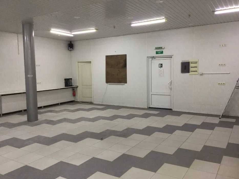 Продається магазин з кафетерієм у центрі Полтави (3 поверхи, 540 м²)