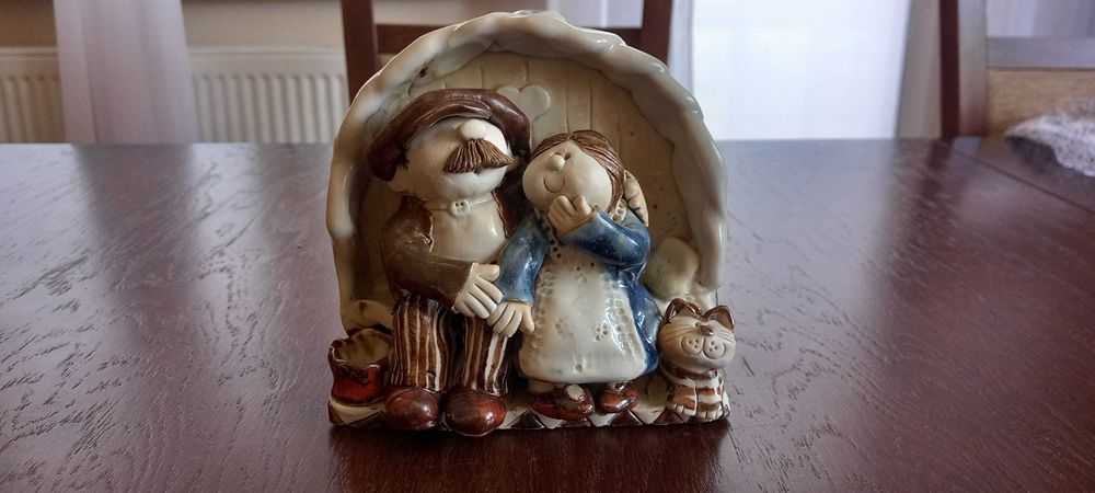 Ceramiczna figura stara figura ręcznie formowana figura kot i dziadek z babcią