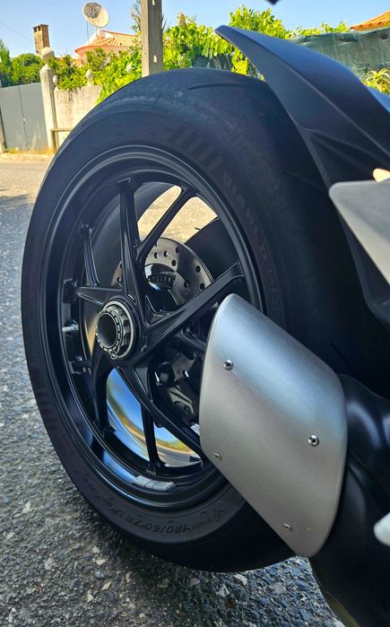 Ducati Panigale V2 2024