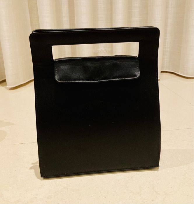 Clutch preta acetinada Drap Difussion