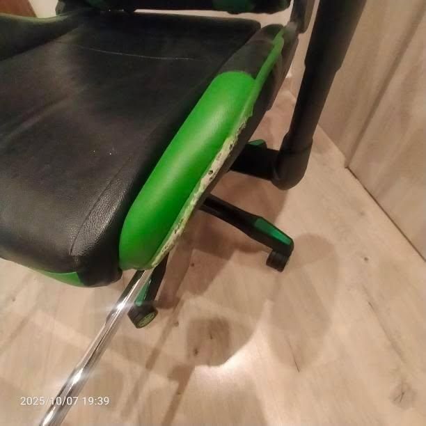 Sprzedam fotel gamingowy