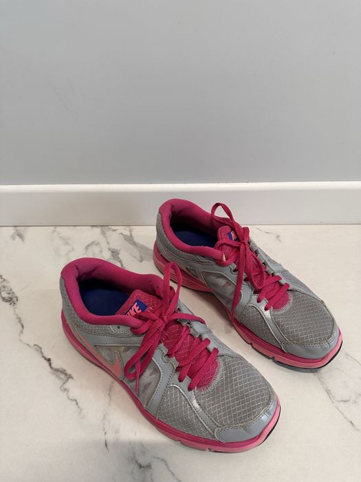 Кросівки Nike жіночі, розмір 41 (26.5 см), оригінал