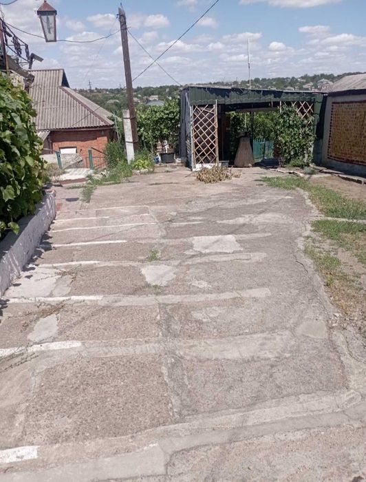 Продам пів будинку