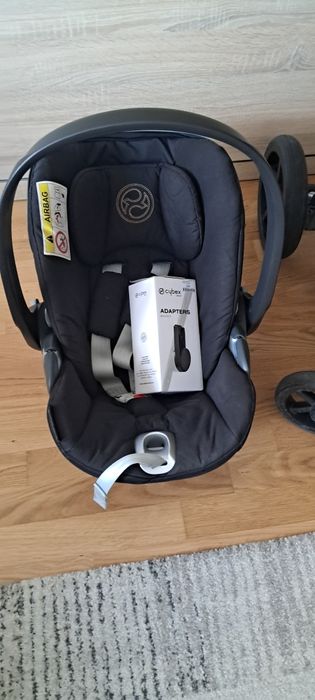 Carrinho de bebé com babycoque