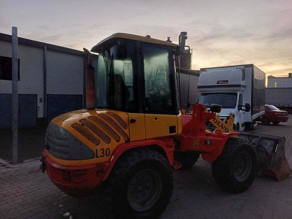 volvo l30 pro ładowarka umowa kupna sprzedaży