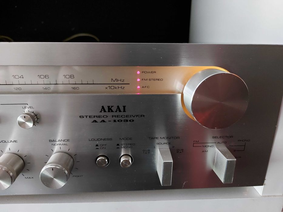 amplituner stereo Akai AA-1030