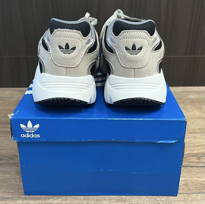 Кросівки Adidas Originals Ozmillen