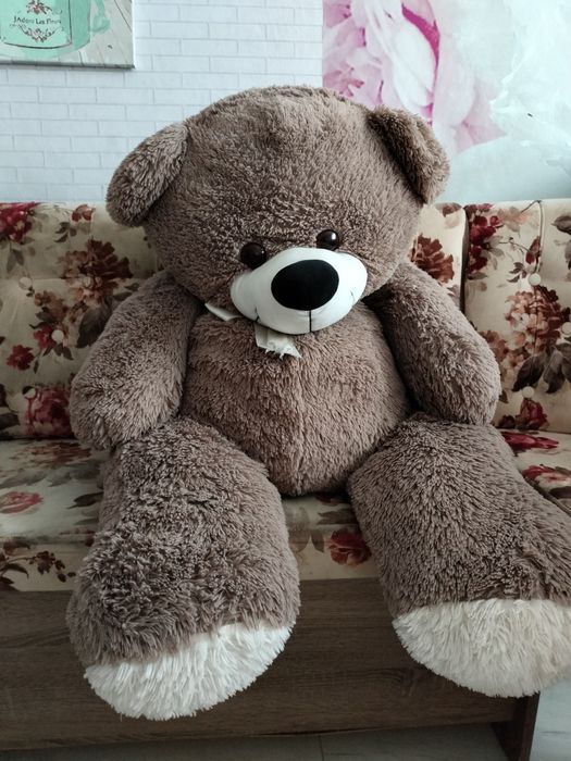 Великий м'який ведмідь