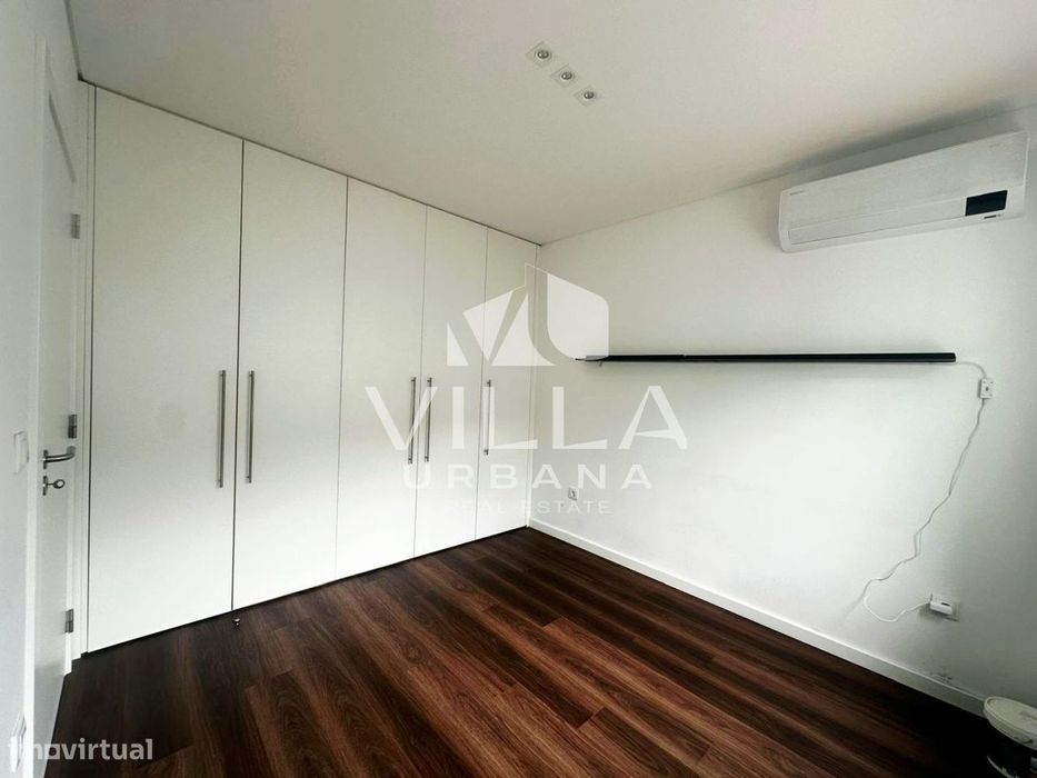 Apartamento T2 c/ Espaço Exterior localizado no Centro de Almada