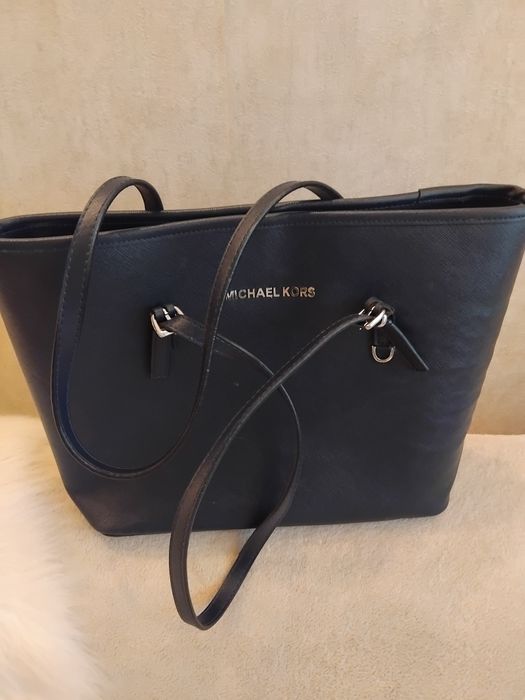 Продам сумку Micнael Kors