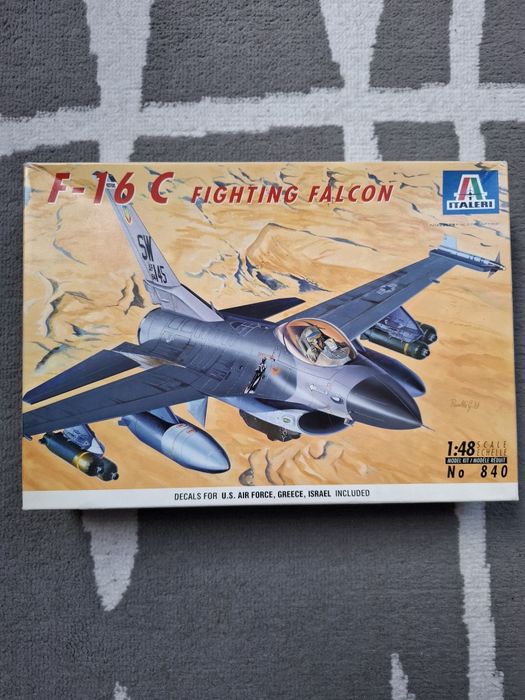 Model F-16 italeri skala 1:48