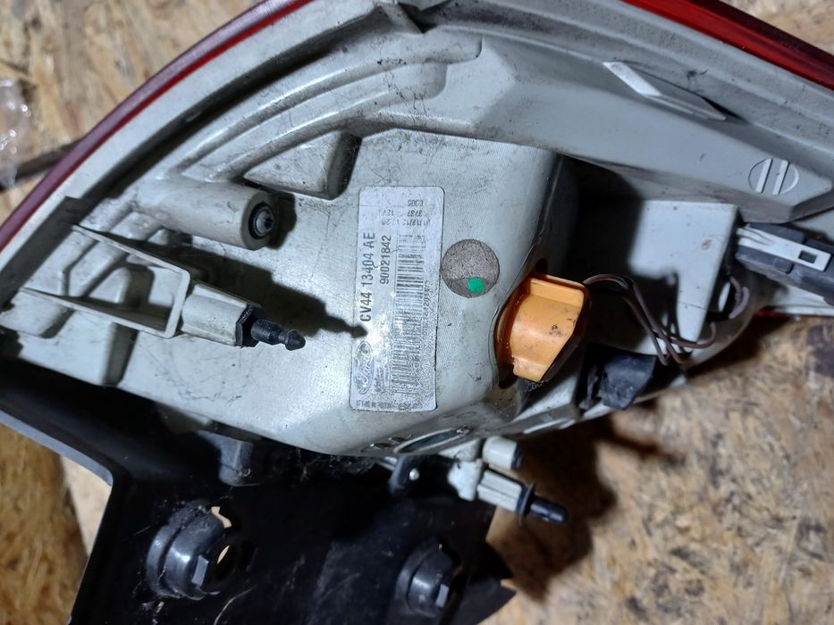 Lampy lewa lub prawa do Ford Kuga Mk 2