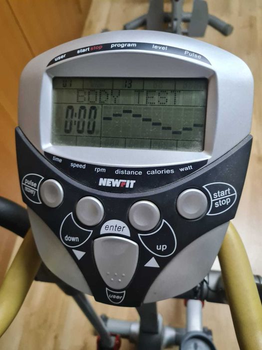 Elíptica elétrica NewFit Alpha — bom estado e totalmente funcional