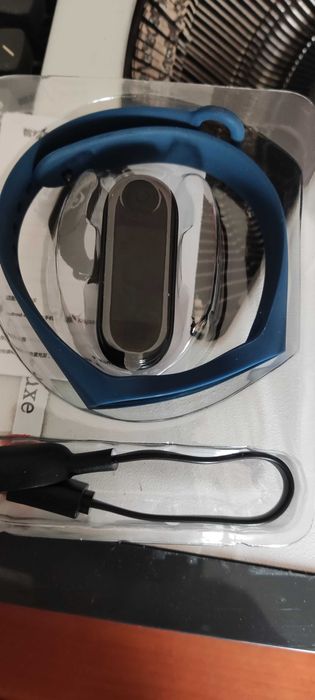 2 Smart Bracelets for Android, €15 for Both64751883926531123