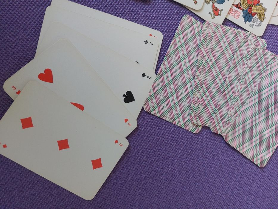 Карты игральные 1991 г. и карты на тему культуры  майя