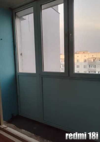 Балконний блок 2.64×2.83 м — склопакет + сендвіч-панель. Подарунок!