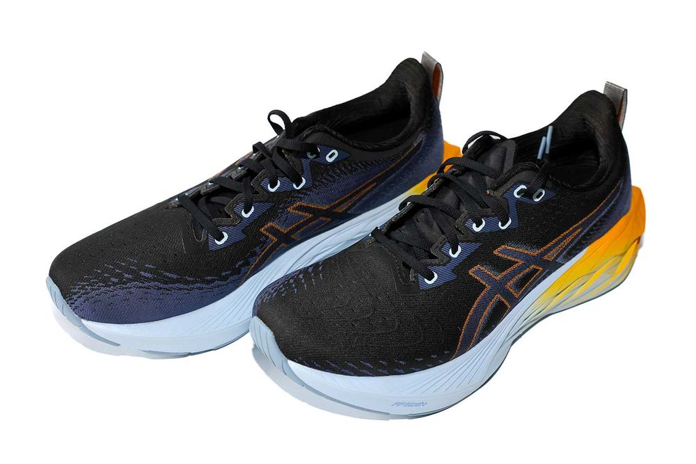 Buty biegowe do biegania Asics Novablast 4 Black/Thunder Blue 44