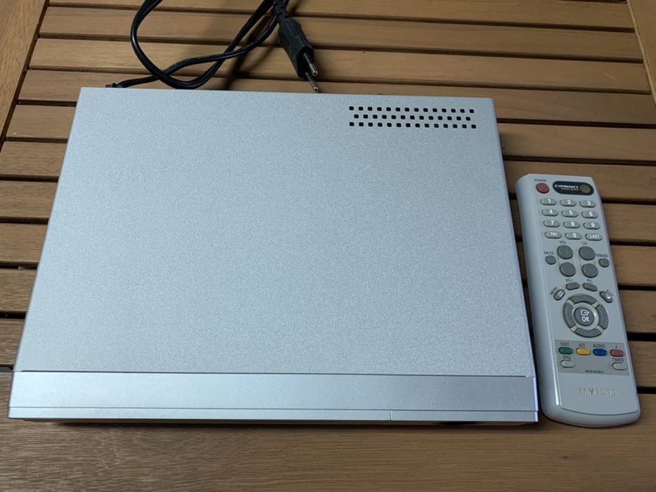 Tuner satelitarny Samsung