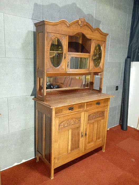 Bardzo ładny dębowy kredens 2-częściowy, możliwy transport do 200 km