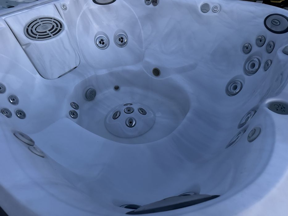 Amerykańskie jacuzzi JACUZZI J-365 7/8 osób 210x230