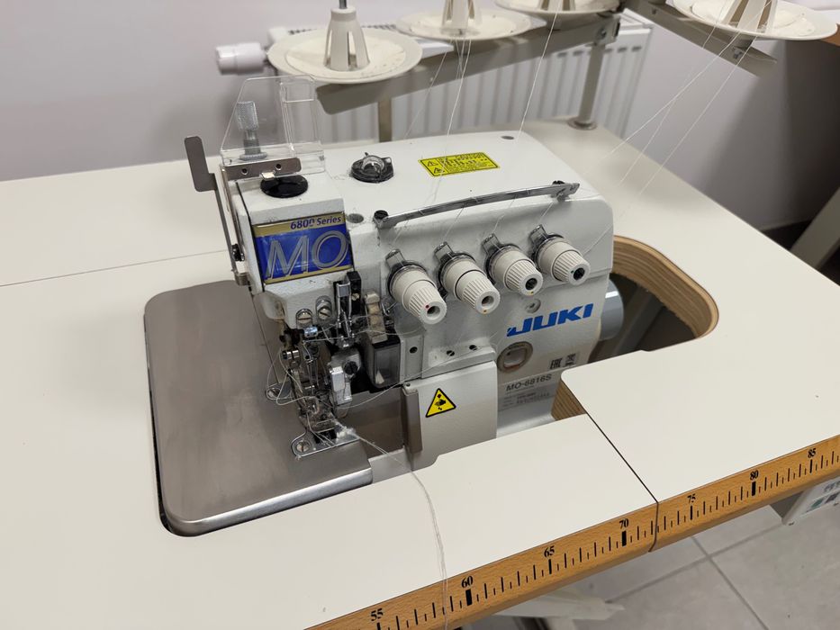 Overlock 5-nitkowy Juki MO-6816S – stan bardzo dobry