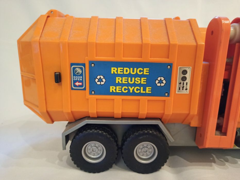 Грузовая машина Tonka оранжевого цвета, в отличном состоянии